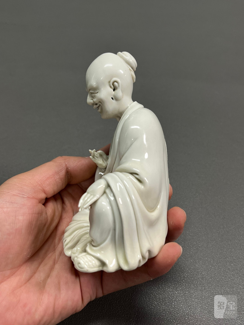 十九世纪  德化白釉罗汉坐像（带木座） - 图6